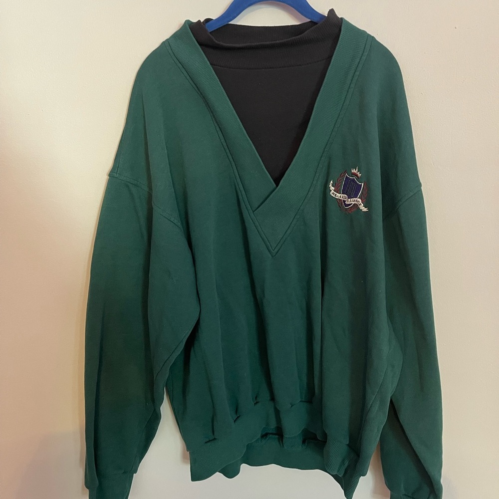 Embroidered pullover crew neck